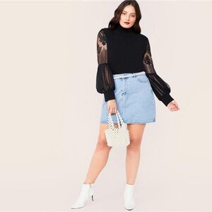 Curvy Lace Lantern Sleeve Top in Black